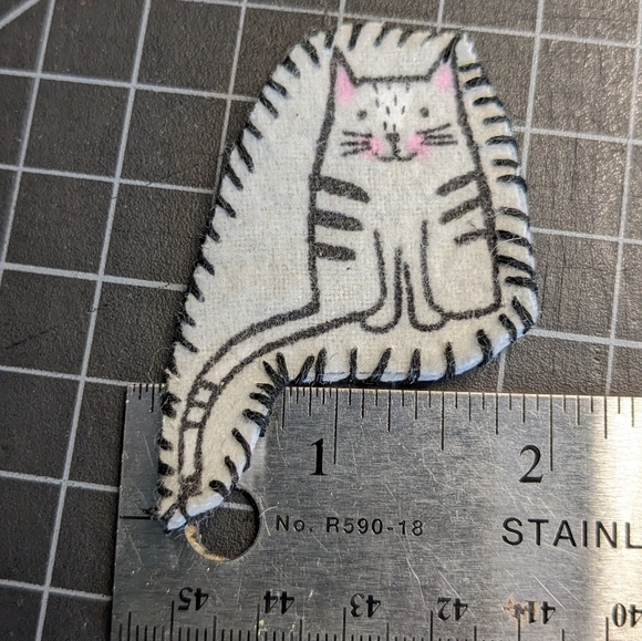 *free w/ 15$ bundle* Custom Grey Cat Patch - Picture 1 of 3